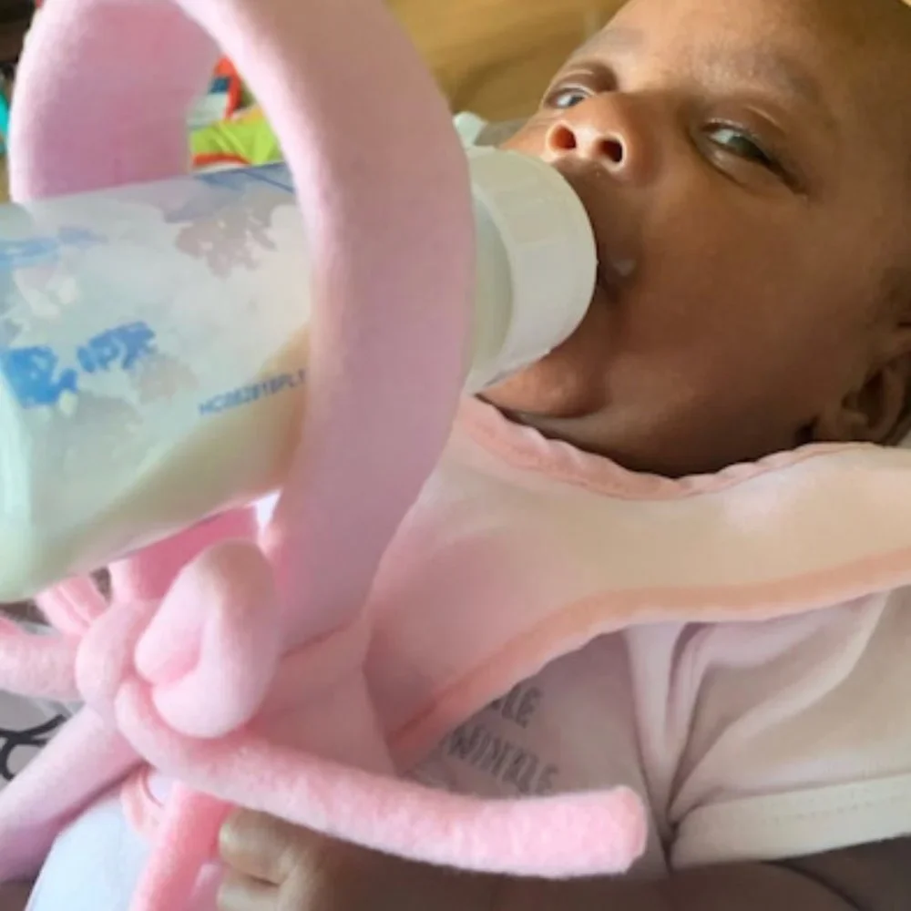 Baby Bottle Helper, Hands Free Feeding, XTRA Hand